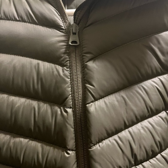 Lands End Like New Small Olive Green Down Winter Jacket - Picture 3 of 3